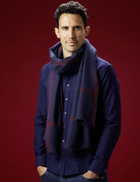 Écharpe homme chic bleu marine rouge, laine douce